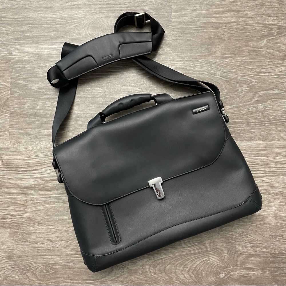 Tumi Black Leather Formula T Collection Coupe Slim Brief Top-Loading Briefcase - Picture 2 of 16